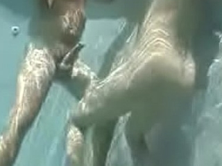 Underwater despondent sex (full video)