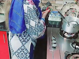 Desi Shy Aunty Fucked in Kitchen By Nephew While Cooking