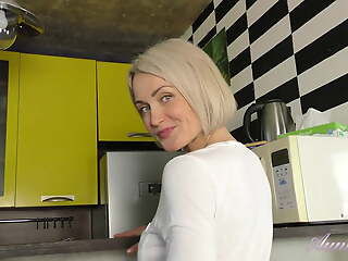 AuntJudys - Gorgeous 40yo Super-MILF Natie gets off in the Kitchen