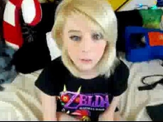 goldengoddessxxx fingering herself on live webcam