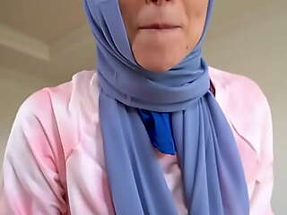 Guy Offers Hijab Teen the Boxing-match up Enter in the first place an Adventure while Her Parents Aren't Home - HijabLust