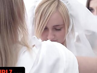 Team a few Mormon Teen Lesbian Beauties Licking Each Other - MormonGirlz