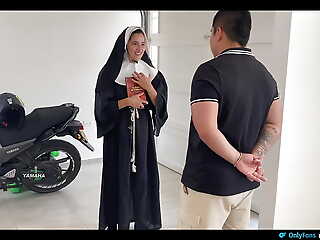Horny nun is subjected far fucking unconnected with a sinner