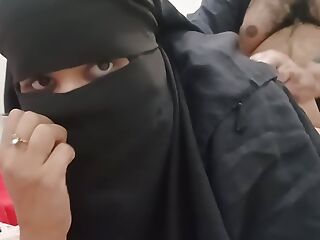 Pakistani Stepmom In Hijaab Fucked Overwrought Stepson