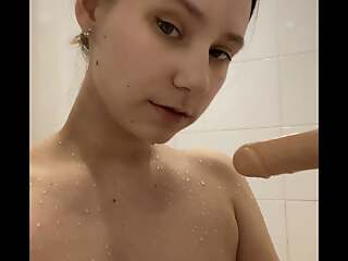 18yo wet babe strapon herself in the shower