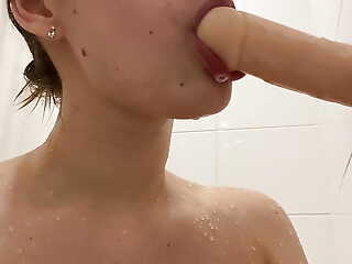 18yo wet babe strapon herself in the shower