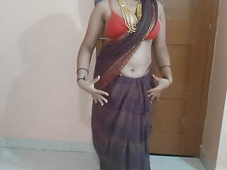 hot sexy Indian dancing on indian atmosphere choli ke piche kya hai chunri ke piche