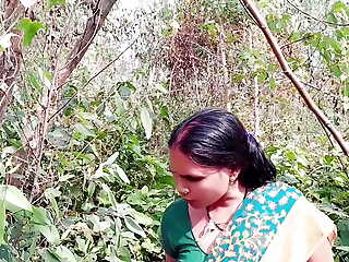 indian hot girl cheating boyfriend in jungle sex